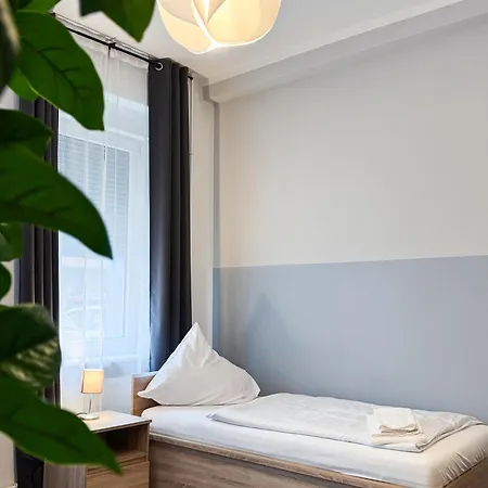 City-apartment Schoeneweide Apartman *