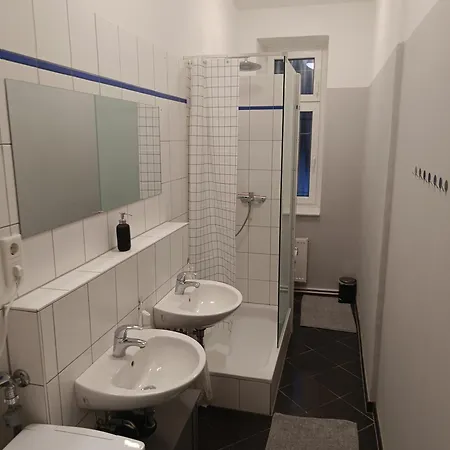 City-apartment Schoeneweide דירה